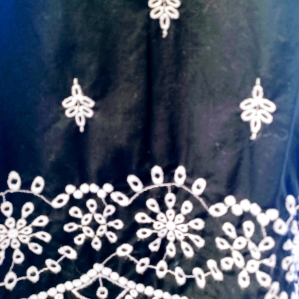 Sleeveless blouse - Picture 2 of 2